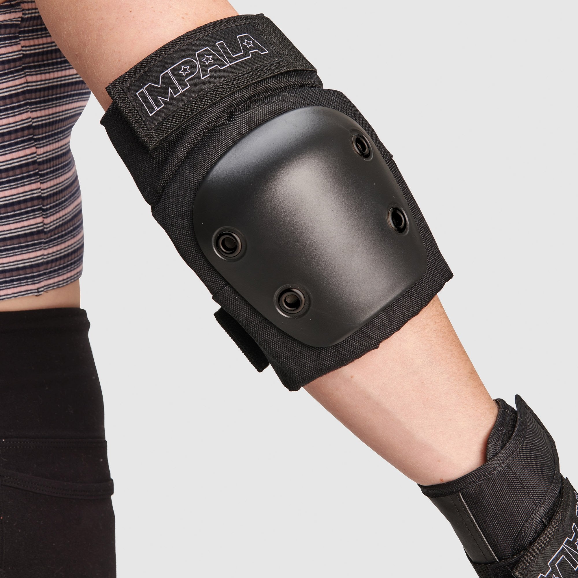 Conjunto de protección para adultos Impala, color negro